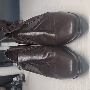 Munro American Slip-On Leather Heeled Loafer